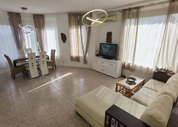 Сasa de vacaciones алба Lozenets